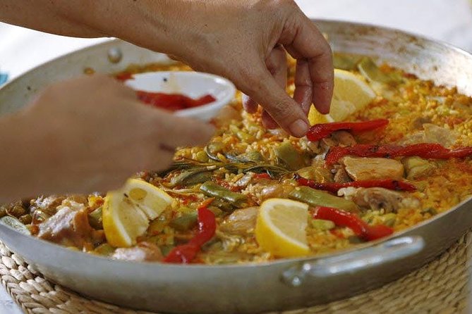 Rooftop Paella Seafood Cooking Class Experience in Barcelona - Champagne welcome, chef introductions, then the real start