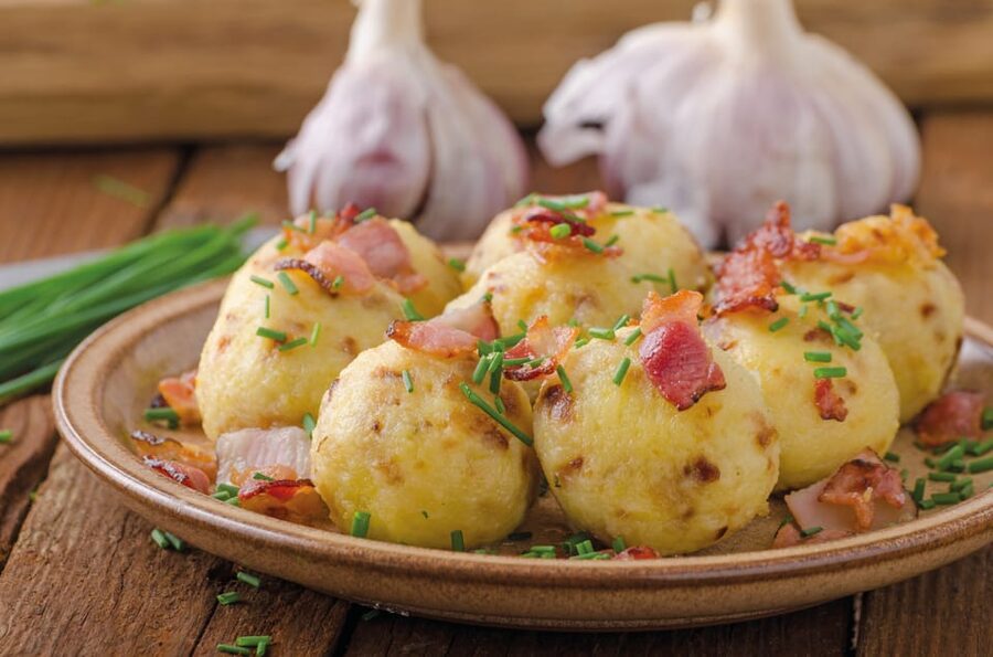 Salzburg: Dinner Cooking Class and Music - Who should book this Salzburg dinner cooking class