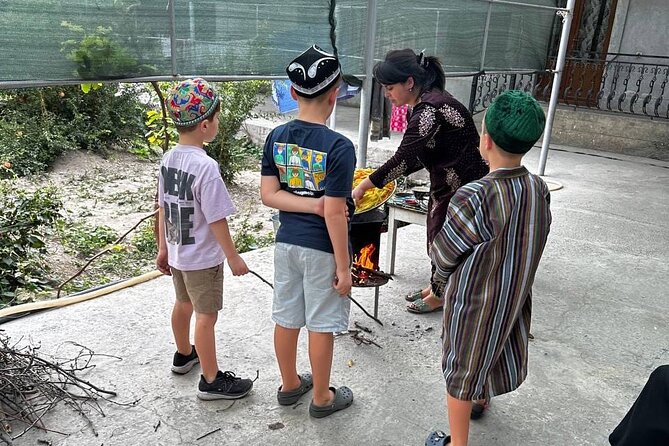 Samarkand Local Family Cooking Class and Siyob Bazaar Tour - Siyob Bazaar: The Fast Track to Real Samarkand Food Culture