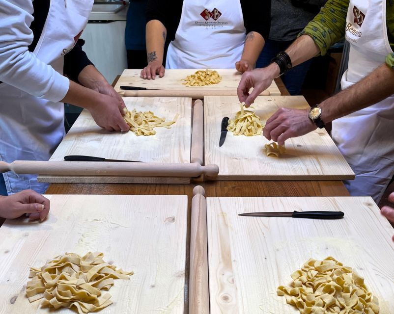 San Gimignano: "Hands in dough" Cooking Class with Lunch - Price and value: why $124.61 per person can make sense