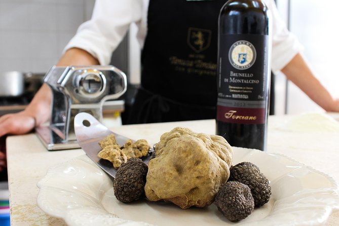 San Gimignano Truffle Hunt & Truffle Cooking Class - Wine, olive oil, and balsamic: the tasting that makes the flavors click