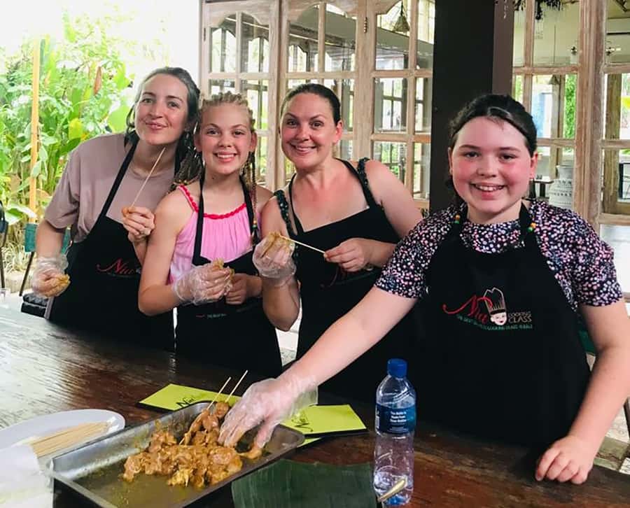 Seminyak: Balinese Cooking Class & Market Tour - The cooking style: interactive, step-by-step, and actually practical
