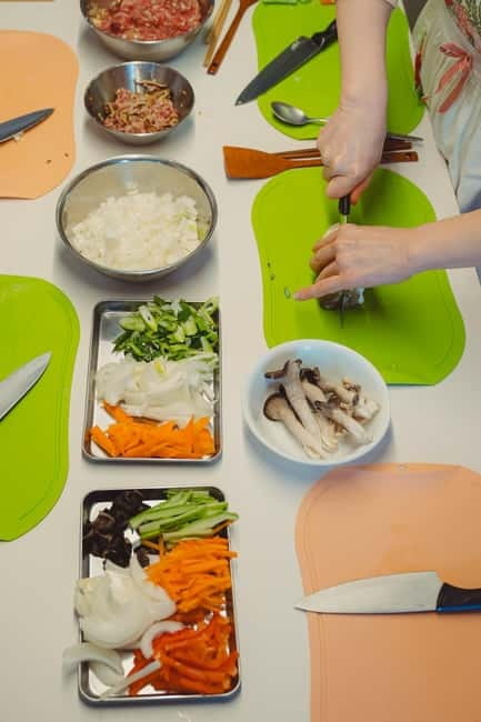 Seoul: Authentic Korean Cooking Class and Market Tour - Lunch in a Beautiful Room: Eat What You Just Made