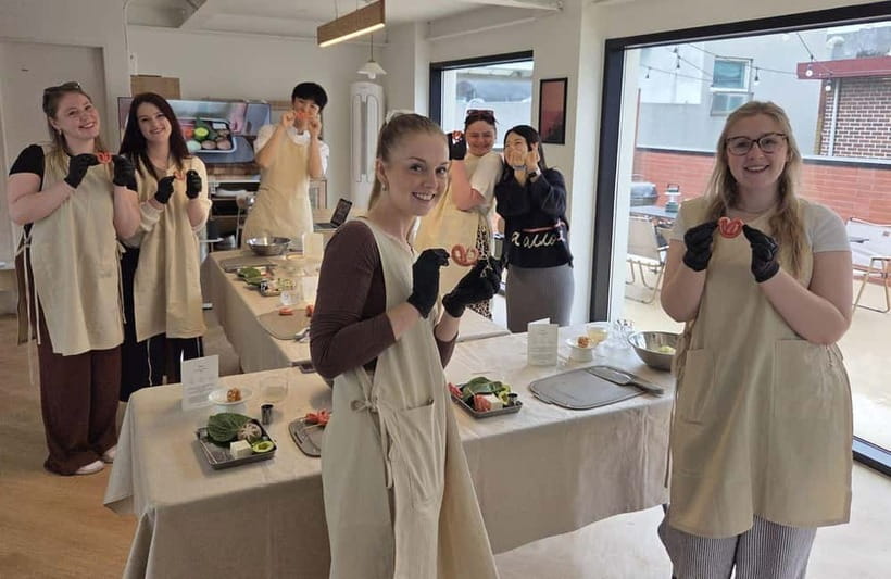 Seoul: Cooking Class and Tour with Michelin-Trained Chef - Key things that make this cooking class work