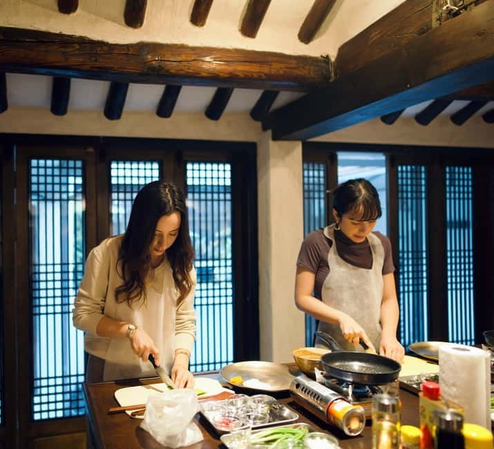 Seoul: Royal Seoul Cooking Class in a 100-Year-Old Hanok - A 100-Year-Old Hanok Kitchen in Insadong