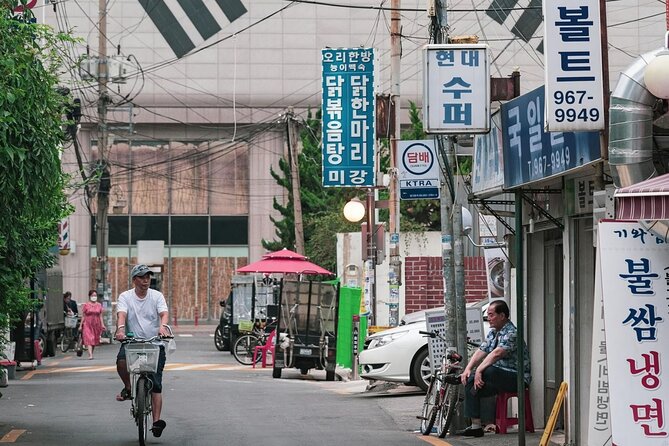 Seoul: Temple Vegan Cooking Class & Oriental Medicine Tour - Medicinal Herbs and Ginseng: The Market Stop With a Purpose