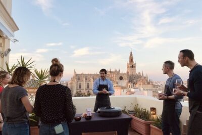 Sevilla: Rooftop Paella Cooking Class & 30-minute expert Q&A - Where you meet (and how not to stress about finding it)