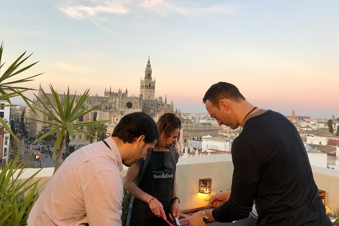 Sevilla: Rooftop Paella Cooking Class & 30-minute expert Q&A - The 30-minute expert Q&A with Seville sights