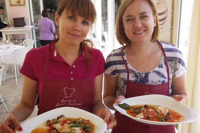 Sicilian Cooking Class in Taormina - Entering the Porta Messina class: what the 10:00 start feels like