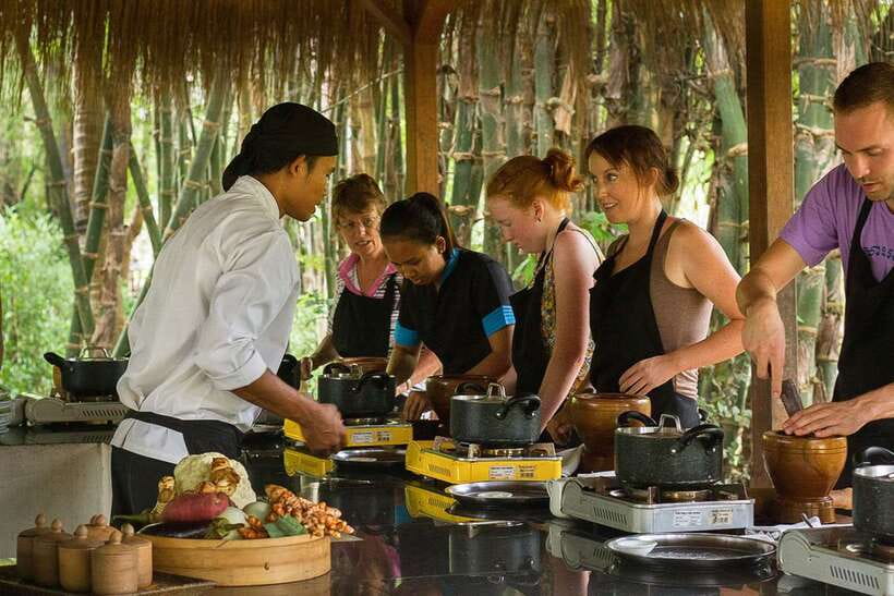 Siem Reap: Half-Day Cambodian Cooking Class - Tuk-tuk to the market: the 3-hour rhythm