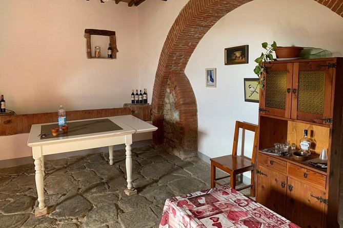 Siena: Small Group Cooking Class in Chianti Farmhouse - Logistics that affect your day: getting there and handling stairs
