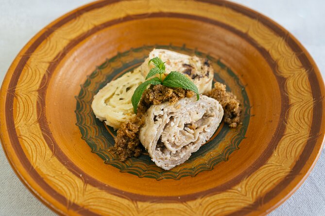 sLOVEnian Strukelj Traditional Cooking Class - The delicious part: how your strukelj is served