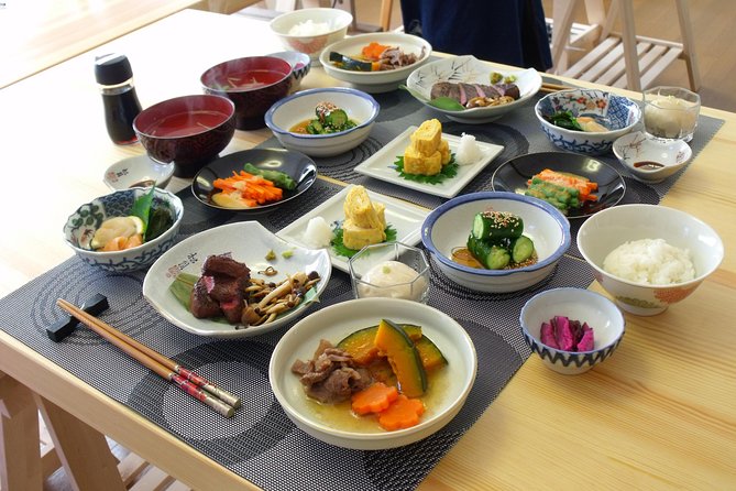 Small-Group Wagyu Beef and 7 Japanese Dishes Tokyo Cooking Class - Key highlights worth showing up for