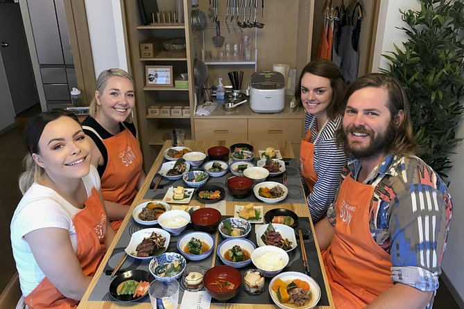 Small-Group Wagyu Beef and 7 Japanese Dishes Tokyo Cooking Class - Wagyu sukiyaki and the course-lunch rhythm