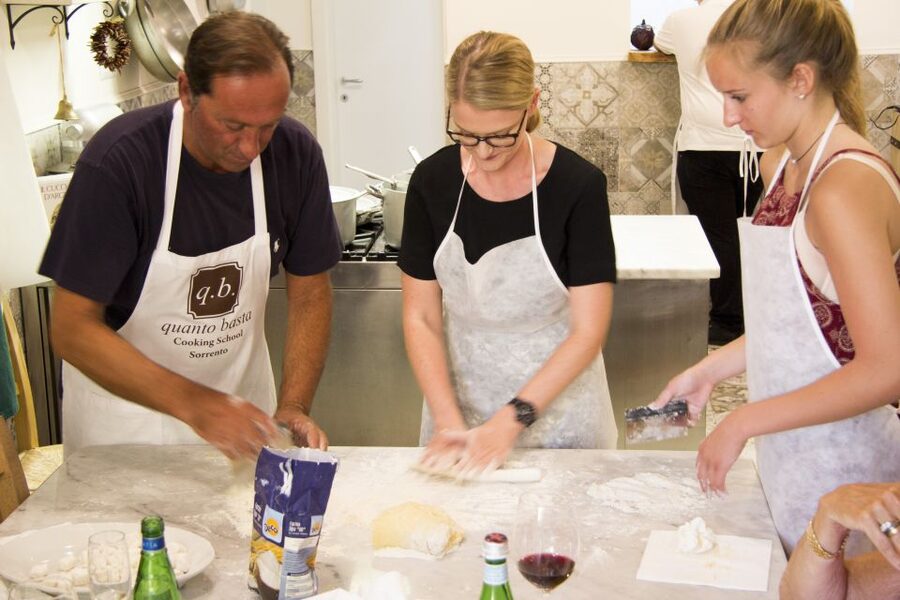 Sorrento: Authentic Local Cooking Class and Meal - Your Sorrento Cooking Class Starts With Prosecco and Real Ingredients