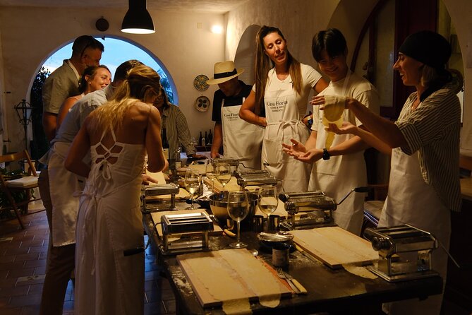 Sorrento : Cooking class & Wine Pairing with Sommelier by the Sea - How the welcome works: sparkling wine, cheese, and olive oil tasting
