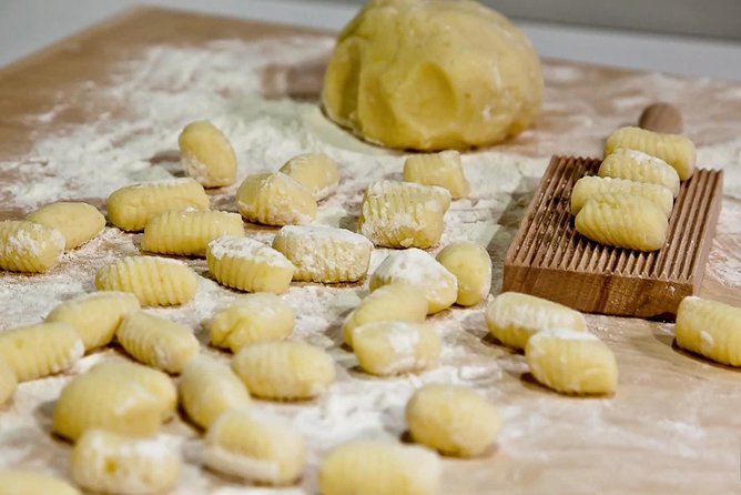 Sorrento Villa Cooking Class with Fresh Harvest Lunch - Pasta Lessons in a Family Kitchen with Anna Maria and Giovanni