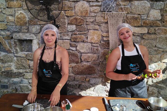 Souvlaki Cooking Class in Mykonos - Tzatziki and Greek Salad: The Flavor That Makes It All Work