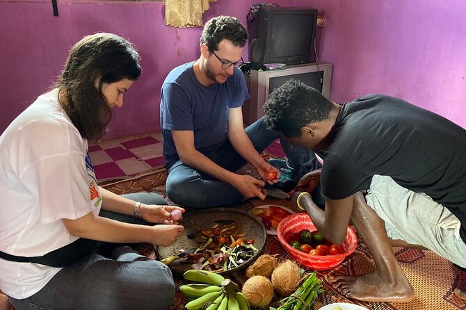 Spice tour and cooking class (local food) - Eating together on the porch: where it feels truly local
