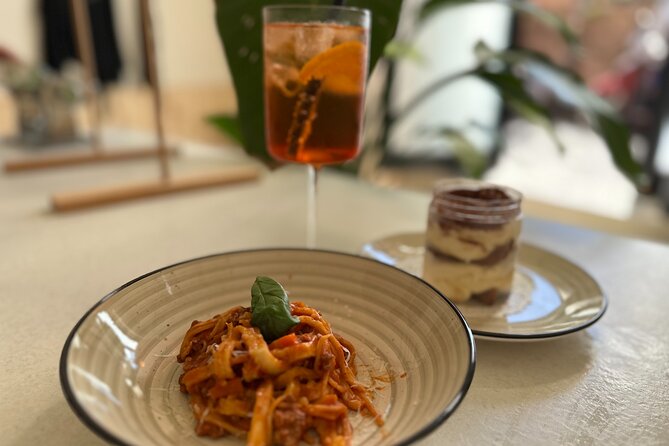 Spritz and Spaghetti Cooking Class - Your 6:30pm Flow: What Happens From Start to Finish