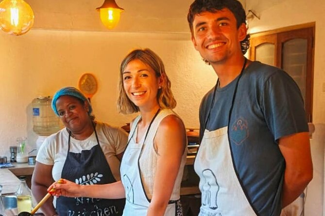 Sri Lankan cooking class with Nilu Kandy( FREE PICKUP & Drop) - Kandy curry class with Nilu and Janaka: why the small group matters