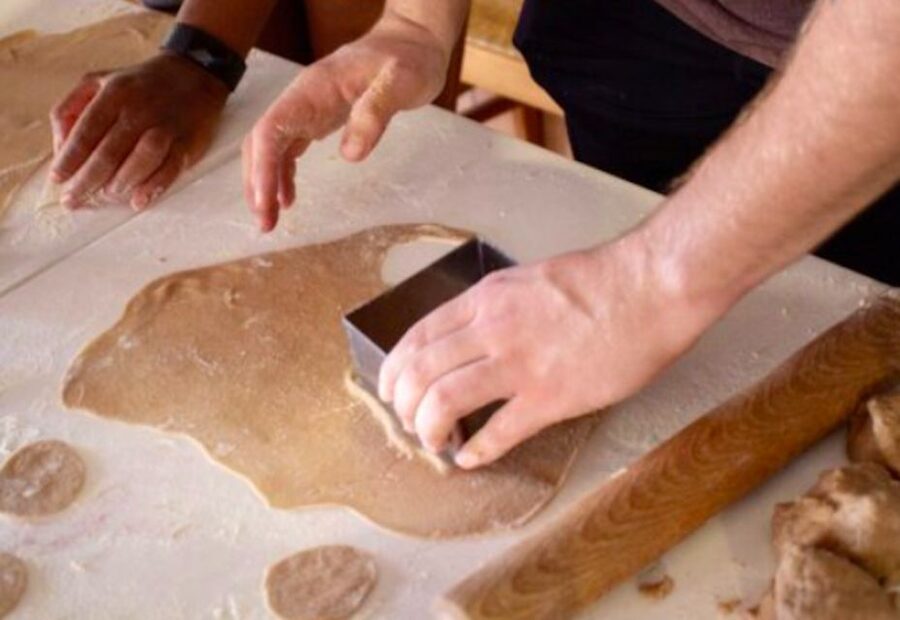 Syracuse: Sicilian Street Food Hands-On Cooking Class - Cannoli dessert: the sweet finish (with wine)
