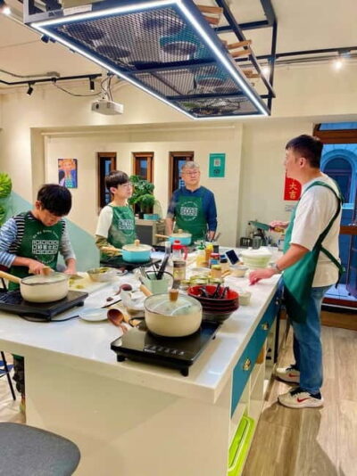 Taipei: Cooking Class & Market Adventure Historic Dadaocheng - Meeting point and timing: starting at Shi Lian Dong on Dihua Street