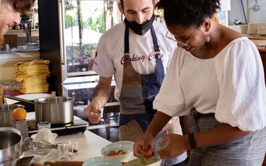 Taormina: Cannolo Cooking Class with Completion Certificate - Duration and pace: the 1.5-hour reality check