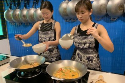 Thai Cooking Class at Tingly Thai Cooking School in Bangkok - Back in the kitchen: making curry paste and building flavors