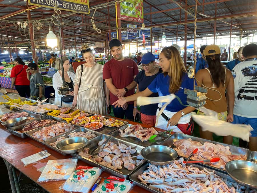 Thai cooking class &Market tour by Amazon Prime Series Chef. - A hands-on menu you can actually recreate