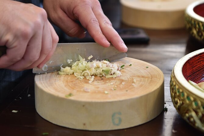 Thai Cooking Class with Market Tour in Sathon Bangkok - Where to meet near BTS and MRT in Sathon