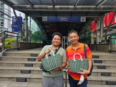 Thai Herbal Cooking Class & Market Tour in Bangkok - Meeting at MRT Huai Khwang and the market walk for real ingredients