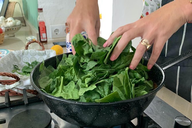 The Mediterranean Diet & Lifestyle Cooking Class. - Who should book this class—and who should think twice