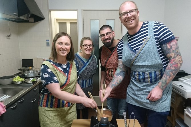 Three Types of Ramen Cooking Class in Osaka - Building salt ramen: sweet pork, sprouts, seaweed
