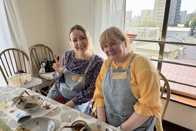 Tokyo Haneda: Bento & Ramen Gyoza Cooking Class in a Local home - Souvenirs that don’t feel like clutter