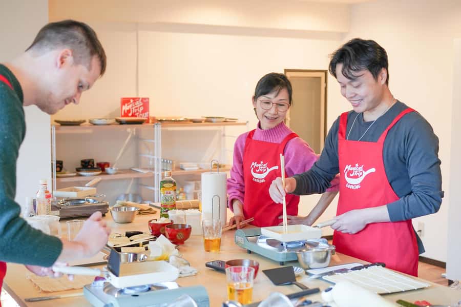 Tokyo: Sushi Cooking Class with Sake Tasting - How the supermarket stop teaches you to cook smarter in Tokyo