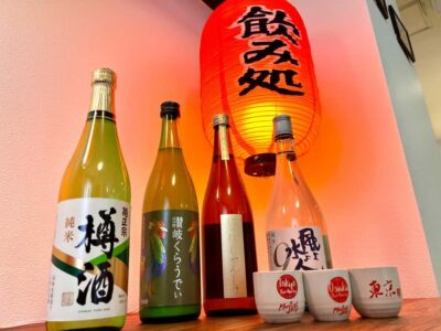 Tokyo: Sushi Cooking Class with Sake Tasting - Inside the kitchen studio: knife skills, dashi, and sushi rice basics