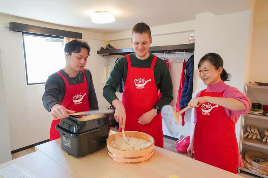 Tokyo: Sushi Cooking Class with Sake Tasting - Logistics that can make or break your morning