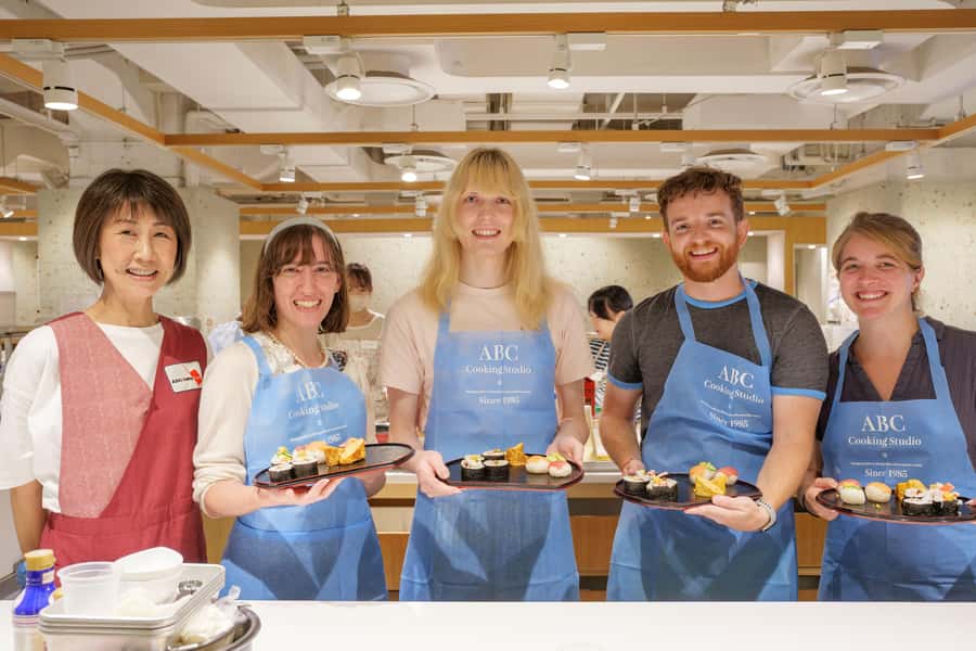 Tokyo: Tsukiji Market Walking Tour & Sushi Cooking Class - How the Tour Moves from Market to the Cooking Studio