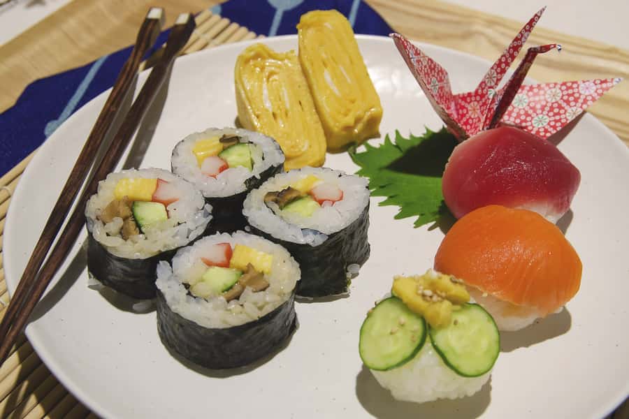 Tokyo: Tsukiji Market Walking Tour & Sushi Cooking Class - Cooking Class Details: Temari, Maki, Tamago yaki, Miso Soup