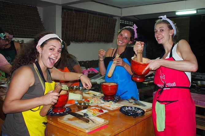 Tomyumthai Cooking Class in Chiang Mai - Thai market stop: where the ingredients make sense