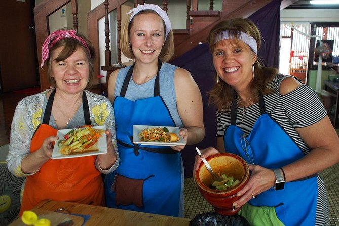 Tomyumthai Cooking Class in Chiang Mai - Choosing your dishes and learning technique that transfers