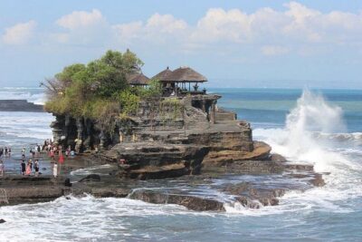 Traditional Balinese Cooking Class with Ubud Tour - Picking ingredients by bicycle: where your meal starts