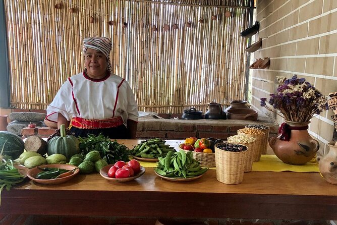 Traditional Cooking Class with Minerva Lopez - Meeting Minerva Lopez: Wood Stove Welcome in Oaxaca City