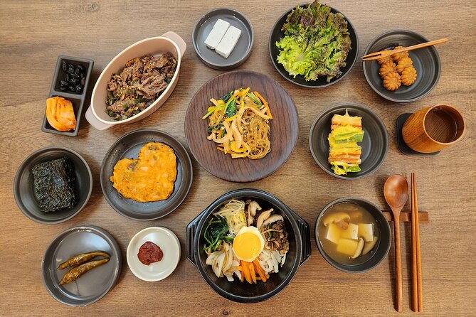 Traditional Korean 6-Dish Cooking Class + Hidden Alley Tour Seoul - Hidden Alley Tour in Euljiro: stories, photos, gifts, and a quiz
