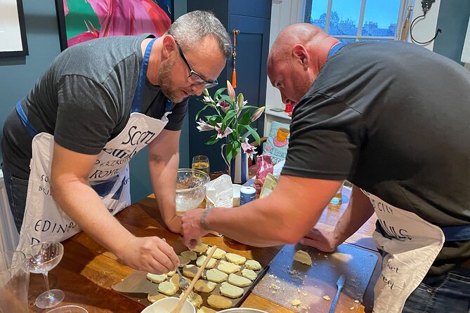 Traditional Scottish Cooking Class & Dinner with Edinburgh Local - The welcome course: oatcakes and Edinburgh rhubarb-ginger gin liqueur