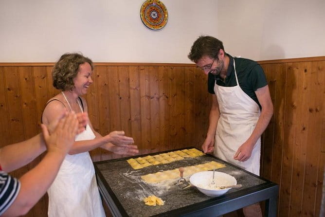 Traditional Tuscan Cooking Class in Florence - Getting There in Florence: Meeting Point and Return Plan