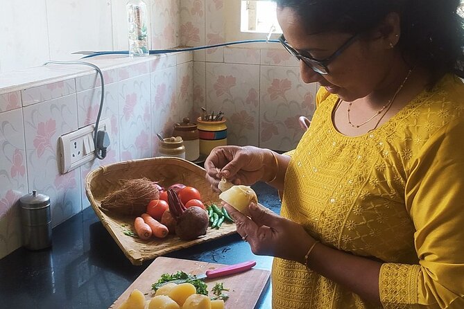 Traditional Vegetarian Cooking Class in Chennai with Gayathri - Chutney and spice technique: the grinder, the chop, the timing