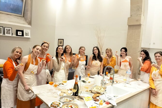 Typical Sicilian Cooking Course overlooking the Archaeological Park - A private home kitchen with a balcony view