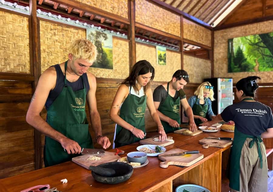 Ubud: Balinese Cooking Class at an Organic Farm - Why This Ubud Cooking Class Starts With the Market